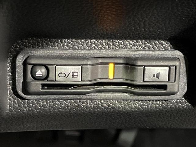 ヴェゼル ｅ：ＨＥＶ　Ｚ　４ＷＤ　ＳＤナビ　バックカメラ　衝突被害軽減装置　ＥＴＣ　Ｂｌｕｅｔｏｏｔｈ　レーダークルーズ　禁煙車　電動リアゲート　ハーフレザーシート　コーナーセンサー　スマートキー　ＬＥＤヘッド（7枚目）