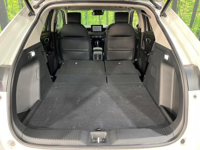 ヴェゼル ｅ：ＨＥＶ　Ｚ　４ＷＤ　ＳＤナビ　バックカメラ　衝突被害軽減装置　ＥＴＣ　Ｂｌｕｅｔｏｏｔｈ　レーダークルーズ　禁煙車　電動リアゲート　ハーフレザーシート　コーナーセンサー　スマートキー　ＬＥＤヘッド（10枚目）