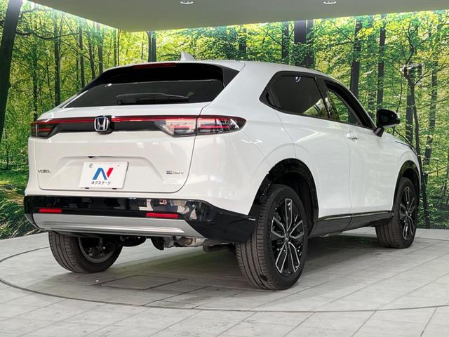 ヴェゼル ｅ：ＨＥＶ　Ｚ　４ＷＤ　ＳＤナビ　バックカメラ　衝突被害軽減装置　ＥＴＣ　Ｂｌｕｅｔｏｏｔｈ　レーダークルーズ　禁煙車　電動リアゲート　ハーフレザーシート　コーナーセンサー　スマートキー　ＬＥＤヘッド（17枚目）