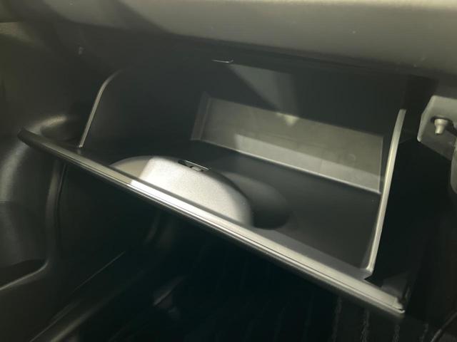 ヴェゼル ｅ：ＨＥＶ　Ｚ　４ＷＤ　ＳＤナビ　バックカメラ　衝突被害軽減装置　ＥＴＣ　Ｂｌｕｅｔｏｏｔｈ　レーダークルーズ　禁煙車　電動リアゲート　ハーフレザーシート　コーナーセンサー　スマートキー　ＬＥＤヘッド（42枚目）