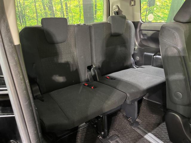 ヴォクシー Ｖ　４ＷＤ　寒冷地仕様　純正９型ナビ　バックカメラ　衝突被害軽減　禁煙車　スマートキー　ＬＥＤヘッド　電動スライドドア　ＥＴＣ　クルコン　オートマチックハイビーム　デュアルエアコン　リアエアコン（9枚目）