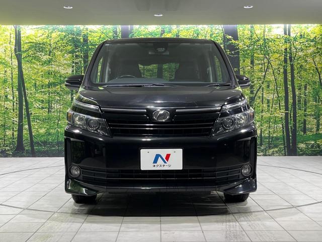 ヴォクシー Ｖ　４ＷＤ　寒冷地仕様　純正９型ナビ　バックカメラ　衝突被害軽減　禁煙車　スマートキー　ＬＥＤヘッド　電動スライドドア　ＥＴＣ　クルコン　オートマチックハイビーム　デュアルエアコン　リアエアコン（14枚目）