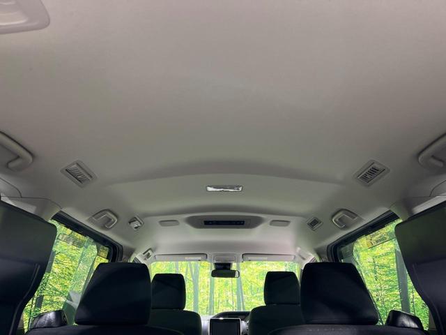 ヴォクシー Ｖ　４ＷＤ　寒冷地仕様　純正９型ナビ　バックカメラ　衝突被害軽減　禁煙車　スマートキー　ＬＥＤヘッド　電動スライドドア　ＥＴＣ　クルコン　オートマチックハイビーム　デュアルエアコン　リアエアコン（50枚目）