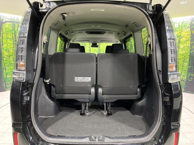 ヴォクシー Ｖ　４ＷＤ　寒冷地仕様　純正９型ナビ　バックカメラ　衝突被害軽減　禁煙車　スマートキー　ＬＥＤヘッド　電動スライドドア　ＥＴＣ　クルコン　オートマチックハイビーム　デュアルエアコン　リアエアコン（52枚目）