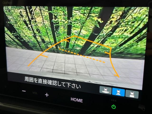 フリード エアー　４ＷＤ　両側電動スライド　衝突軽減装置　禁煙車　純正８型ナビ　レーダークルーズ　デアイサー　バックカメラ　Ｂｌｕｅｔｏｏｔｈ　前席シートヒーター　ＬＥＤヘッド　コーナーセンサー　車線逸脱警報（6枚目）