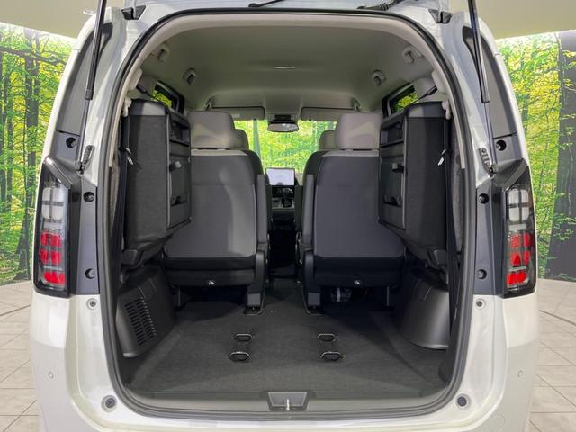 フリード エアー　４ＷＤ　両側電動スライド　衝突軽減装置　禁煙車　純正８型ナビ　レーダークルーズ　デアイサー　バックカメラ　Ｂｌｕｅｔｏｏｔｈ　前席シートヒーター　ＬＥＤヘッド　コーナーセンサー　車線逸脱警報（10枚目）