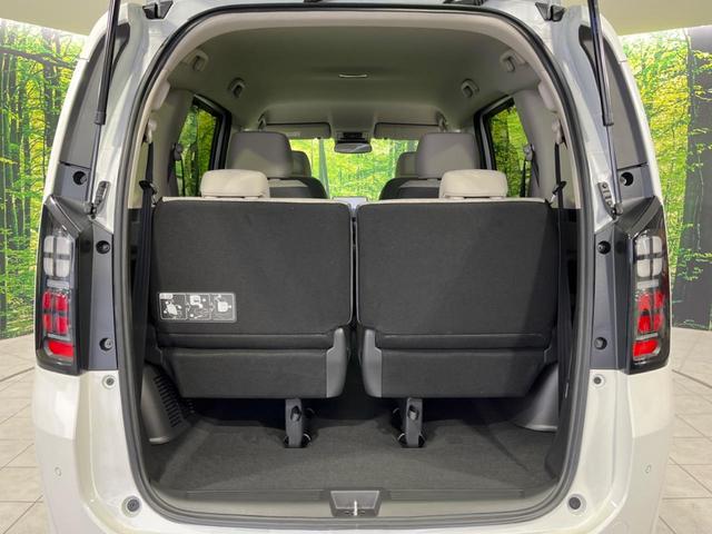 フリード エアー　４ＷＤ　両側電動スライド　衝突軽減装置　禁煙車　純正８型ナビ　レーダークルーズ　デアイサー　バックカメラ　Ｂｌｕｅｔｏｏｔｈ　前席シートヒーター　ＬＥＤヘッド　コーナーセンサー　車線逸脱警報（52枚目）