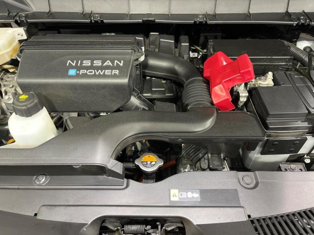 セレナ ｅ－パワー　ハイウェイスターＶ　純正１２．３型ナビ　両側電動ドア　全周囲カメラ　衝突被害軽減システム　レーダークルーズ　禁煙車　ドラレコ　コーナーセンサー　スマートキー　ＬＥＤヘッド　ＥＴＣ２．０　オートハイビーム（19枚目）