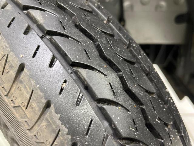 ハイゼットカーゴ ＤＸ　４ＷＤ　ＳＤナビ　バックカメラ　衝突被害軽減　ドラレコ　ＥＴＣ　禁煙車　オートライト　コーナーセンサー　キーレス　盗難防止　両側スライドドア（25枚目）