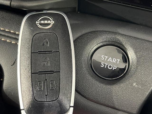 セレナ ｅ－パワー　ハイウェイスターＶ　純正９型ナビ　両側電動　バックカメラ　衝突被害軽減　レーダークルーズ　禁煙車　ドラレコ　コーナーセンサー　スマートキー　ＬＥＤヘッド　ビルトインＥＴＣ　純正１６インチＡＷ　車線逸脱警報　オートライト（24枚目）