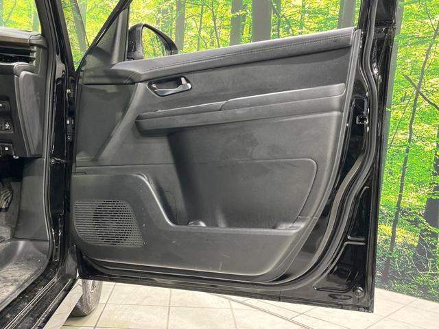 セレナ ｅ－パワー　ハイウェイスターＶ　純正９型ナビ　両側電動　バックカメラ　衝突被害軽減　レーダークルーズ　禁煙車　ドラレコ　コーナーセンサー　スマートキー　ＬＥＤヘッド　ビルトインＥＴＣ　純正１６インチＡＷ　車線逸脱警報　オートライト（44枚目）