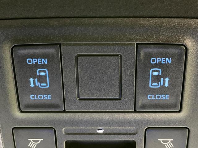 ヴォクシー ハイブリッドＳ－Ｚ　寒冷地仕様　後席モニター　純正１０．３型デイスプレイオーディオ　両側電動　バックカメラ　１００Ｖ電源　衝突被害軽減　禁煙車　コーナーセンサー　ＬＥＤヘッド　ＥＴＣ２．０　純正１７インチＡＷ（4枚目）