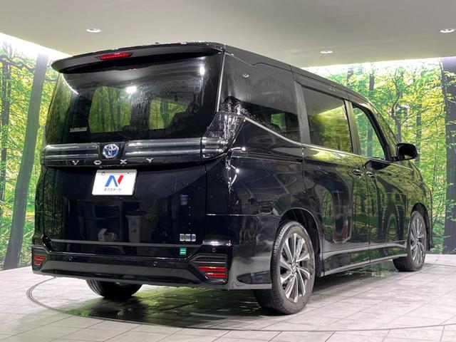 ヴォクシー ハイブリッドＳ－Ｚ　寒冷地仕様　後席モニター　純正１０．３型デイスプレイオーディオ　両側電動　バックカメラ　１００Ｖ電源　衝突被害軽減　禁煙車　コーナーセンサー　ＬＥＤヘッド　ＥＴＣ２．０　純正１７インチＡＷ（17枚目）