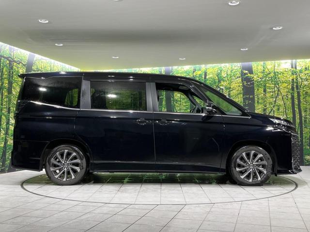 ヴォクシー ハイブリッドＳ－Ｚ　寒冷地仕様　後席モニター　純正１０．３型デイスプレイオーディオ　両側電動　バックカメラ　１００Ｖ電源　衝突被害軽減　禁煙車　コーナーセンサー　ＬＥＤヘッド　ＥＴＣ２．０　純正１７インチＡＷ（55枚目）