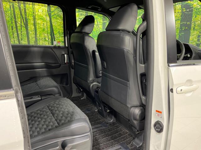 ヴォクシー ハイブリッドＳ－Ｚ　寒冷地仕様　全方囲カメラ　純正１０．３型デイスプレイオーディオ　両側電動　１００Ｖ電源　衝突被害軽減　禁煙車　コーナーセンサー　ＬＥＤヘッド　ＥＴＣ２．０　純正１７インチＡＷ（48枚目）