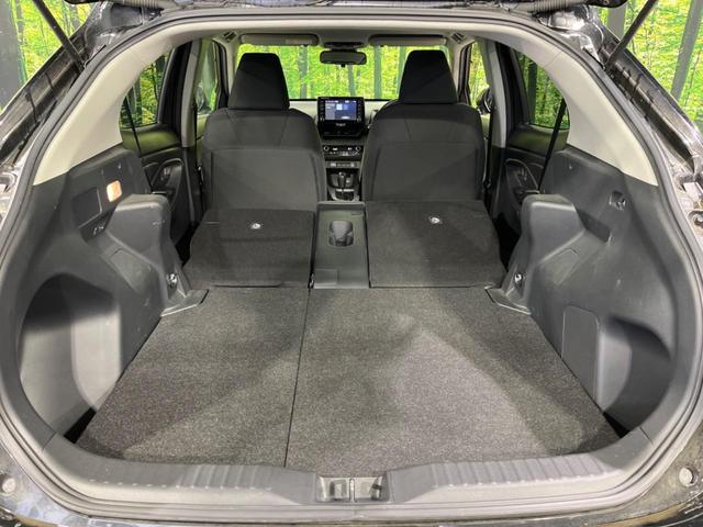 ���i�̂���������ʋ΁A���}���ɏ\���ȉ׎��X�y�[�X���m�ۂ��Ă���܂��B�Z�J���h�V�[�g��|���ƁA�傫�ȉו��̐ύڂ��\�ł���