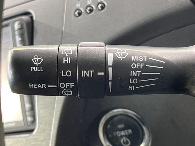 プリウス Ｓツーリングセレクション　ＳＤナビ　バックカメラ　スマートキー　ＥＴＣ　Ｂｌｕｅｔｏｏｔｈ　オートライト　ヘッドライトウォッシャー　電動格納ミラー　アイドリングストップ（32枚目）