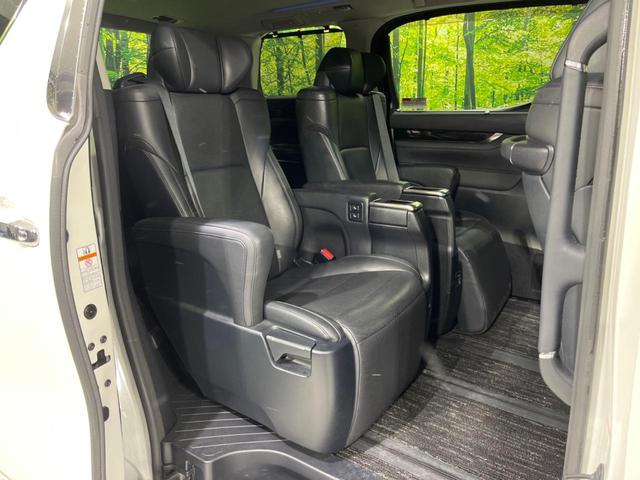 ヴェルファイア ２．５Ｚ　Ｇエディション　両側電動ドア　ＢＩＧ－Ｘ１０インチナビ　後席モニター　バックカメラ　寒冷地仕様　１００Ｖ電源　衝突被害軽減　レーダークルーズ　禁煙車　電動リアゲート　全席パワーシート　コーナーセンサー　スマートキー（8枚目）