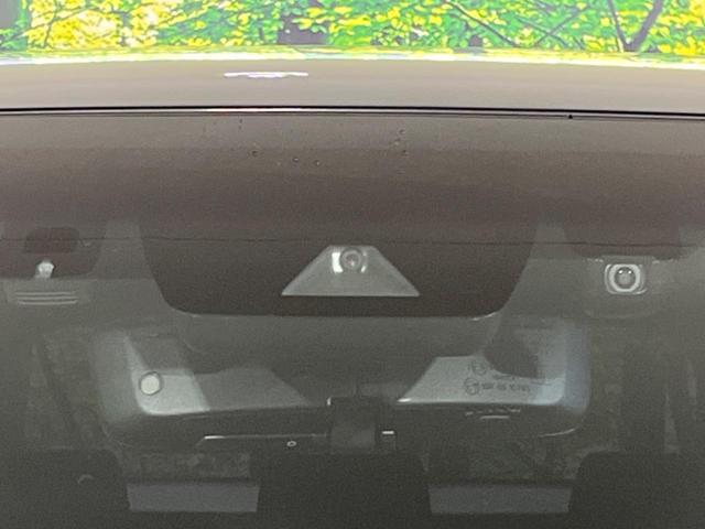 �y�g���^�Z�[�t�e�B�Z���X�z���s���ɑO���̎ԗ�����F�����A�Փ˂������Ȏ��͌x��ƃu���[�L�ŏՓˉ���Ɣ�Q�y�����A�V�X�g�B�����S�Ƀh���C�u�����y���݂��������܂��B