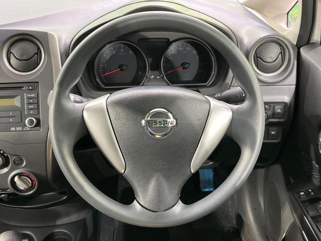 �C���e���A�ɍ��킹���f�U�C���̃X�e�A�����O�́A�^�]�������̂��Ƃ��l���A�^�]���₷���`��A�傫���ł��B�����x�A���ۂɐG���Ă��m���߂��������B