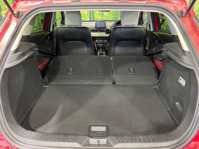 ���i�̂���������ʋ΁A���}���ɏ\���ȉ׎��X�y�[�X���m�ۂ��Ă���܂��B�Z�J���h�V�[�g��|���ƁA�傫�ȉו��̐ύڂ��\�ł���