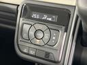 【オートエアコン】一度お好みの温度に設定すれば、車内の温度を検知し風量や温度を自動で調整。暑い…寒い…と何度もスイッチ操作をする必要はありません。快適な車内空間には必須の機能ですね♪