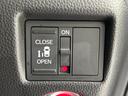 【パワースライドドア】スマートキーや運転席のスイッチでスライドドアの開閉が可能♪電動だから力を入れてドアを開ける必要が無く、小さいお子様でも、重い荷物を持っている時もラクに開け閉めできます♪