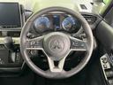 Ｔ　プレミアム　リミテッドエディション　４ＷＤ　両側電動スライドドア　全周囲カメラ　ｅ－ａｓｓｉｓｔ　レーダークルーズ　禁煙車　２トーンカラー　シートヒーター　スマートキー　ＬＥＤヘッド　ディスプレイオーディオ　ＥＴＣ　ステアリングヒーター（11枚目）
