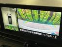 セレナ ハイウェイスターＶ　４ＷＤ　両側電動スライドドア　純正ナビ　全周囲カメラ　エマージェンシーブレーキ　プロパイロット　レーダークルーズ　禁煙車　シートヒーター　スマートキー　ＥＴＣ２．０　ステアリングヒーター　オートライト（5枚目）
