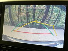 【バックカメラ】駐車時に後方がリアルタイム映像で確認できます。大型商業施設や立体駐車場での駐車時や、夜間のバック時に大活躍！運転スキルに関わらず、今や必須となった装備のひとつです！ 5