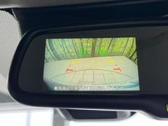 【バックカメラ】駐車時に後方がリアルタイム映像で確認できます。大型商業施設や立体駐車場での駐車時や、夜間のバック時に大活躍！運転スキルに関わらず、今や必須となった装備のひとつです！ 5