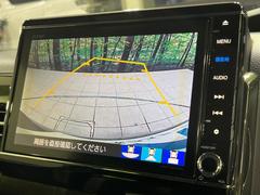 【バックカメラ】駐車時に後方がリアルタイム映像で確認できます。大型商業施設や立体駐車場での駐車時や、夜間のバック時に大活躍！運転スキルに関わらず、今や必須となった装備のひとつです！ 6