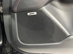 【ＢＯＳＥサウンドシステム】メーカーオプションの高品位サウンドシステムを搭載。専用のチューニングが施された大小様々なスピーカーから良質なサウンドが奏でられ、臨場感あふれる音響空間を演出します。 6