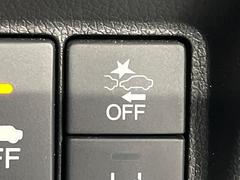 【ホンダセンシング】走行中に前方の車両等を認識し、衝突しそうな時は警報とブレーキで衝突回避と被害軽減をアシスト。より安全にドライブをお楽しみいただけます。 5