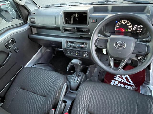 ハイゼットトラック 4WDオートマ ワンオーナー 純正ゴムフロアマット 荷台あおりプロテクター 荷台ゴムマット 荷台作業灯 クリアランスソナー リアデフロック アイドリングストップ オートマチックハイビーム スマートキー(2枚目)