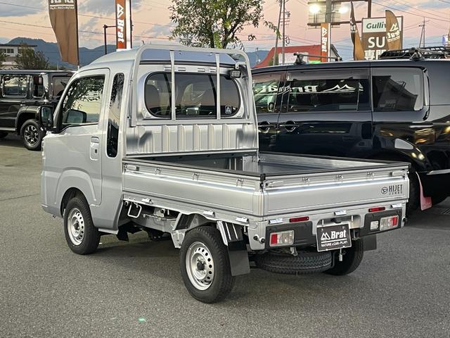 ハイゼットトラック 4WDオートマ ワンオーナー 純正ゴムフロアマット 荷台あおりプロテクター 荷台ゴムマット 荷台作業灯 クリアランスソナー リアデフロック アイドリングストップ オートマチックハイビーム スマートキー(10枚目)