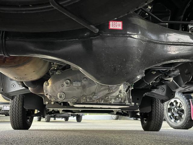 ハイゼットトラック 4WDオートマ ワンオーナー 純正ゴムフロアマット 荷台あおりプロテクター 荷台ゴムマット 荷台作業灯 クリアランスソナー リアデフロック アイドリングストップ オートマチックハイビーム スマートキー(12枚目)