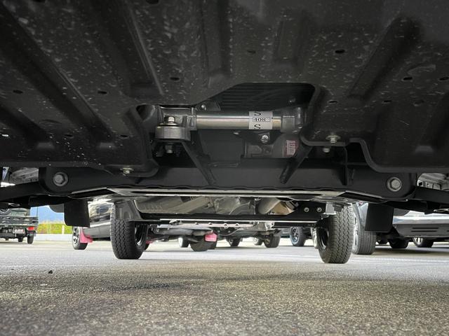 ハイゼットトラック 4WDオートマ ワンオーナー 純正ゴムフロアマット 荷台あおりプロテクター 荷台ゴムマット 荷台作業灯 クリアランスソナー リアデフロック アイドリングストップ オートマチックハイビーム スマートキー(13枚目)