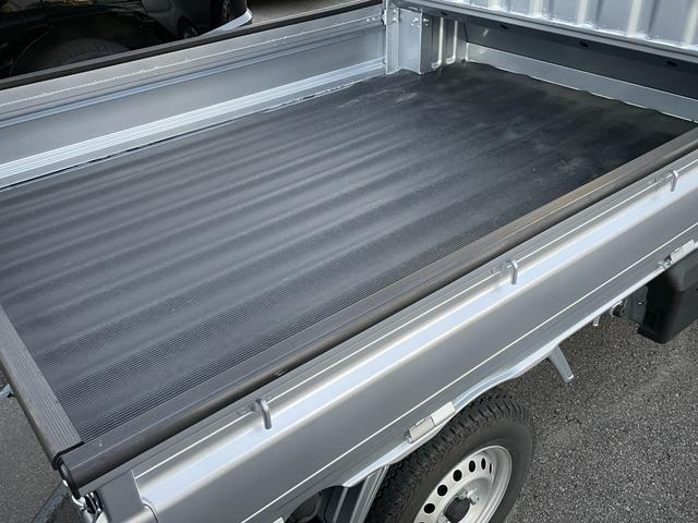 ハイゼットトラック 4WDオートマ ワンオーナー 純正ゴムフロアマット 荷台あおりプロテクター 荷台ゴムマット 荷台作業灯 クリアランスソナー リアデフロック アイドリングストップ オートマチックハイビーム スマートキー(21枚目)