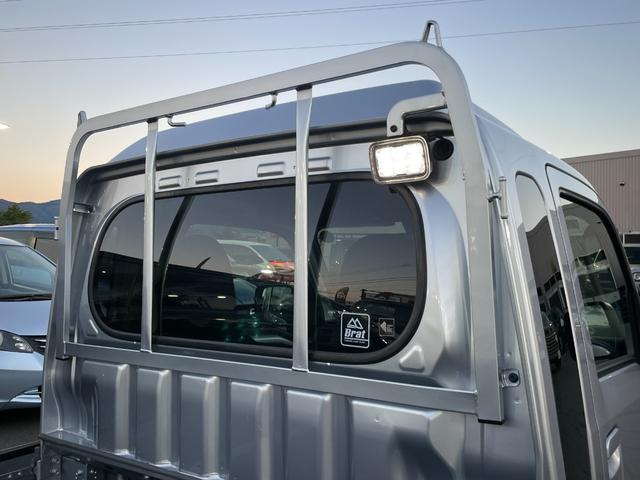 ハイゼットトラック 4WDオートマ ワンオーナー 純正ゴムフロアマット 荷台あおりプロテクター 荷台ゴムマット 荷台作業灯 クリアランスソナー リアデフロック アイドリングストップ オートマチックハイビーム スマートキー(23枚目)