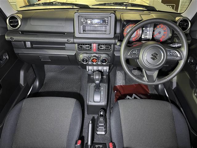 ジムニー XC 切替4WDオートマ ターボ 純正オプションサイドデカール 純正オプションスペアタイヤハーフカバーデカール 純正オプションマッドフラップ クラリオンオーディオ(CD/FM/USB) 純正アルミ クルコン(2枚目)