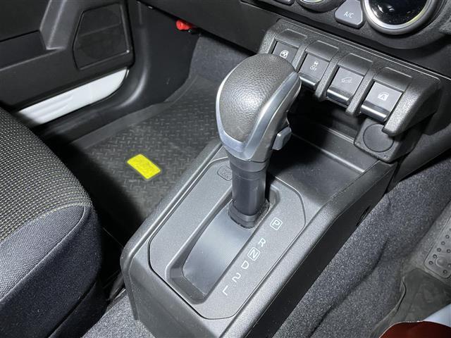 ジムニー XC 切替4WDオートマ ターボ 純正オプションサイドデカール 純正オプションスペアタイヤハーフカバーデカール 純正オプションマッドフラップ クラリオンオーディオ(CD/FM/USB) 純正アルミ クルコン(24枚目)