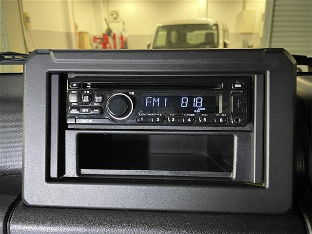 ジムニー XC 切替4WDオートマ ターボ 純正オプションサイドデカール 純正オプションスペアタイヤハーフカバーデカール 純正オプションマッドフラップ クラリオンオーディオ(CD/FM/USB) 純正アルミ クルコン(25枚目)