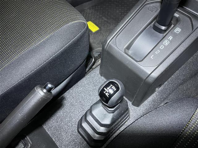 ジムニー XC 切替4WDオートマ ターボ 純正オプションサイドデカール 純正オプションスペアタイヤハーフカバーデカール 純正オプションマッドフラップ クラリオンオーディオ(CD/FM/USB) 純正アルミ クルコン(28枚目)