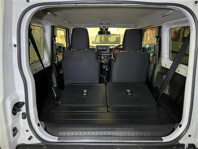 ジムニー XC 切替4WDオートマ ターボ 純正オプションサイドデカール 純正オプションスペアタイヤハーフカバーデカール 純正オプションマッドフラップ クラリオンオーディオ(CD/FM/USB) 純正アルミ クルコン(31枚目)