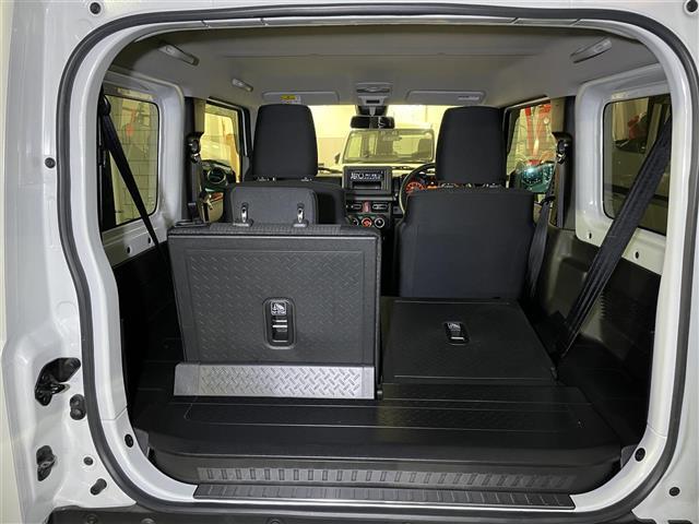 ジムニー XC 切替4WDオートマ ターボ 純正オプションサイドデカール 純正オプションスペアタイヤハーフカバーデカール 純正オプションマッドフラップ クラリオンオーディオ(CD/FM/USB) 純正アルミ クルコン(32枚目)