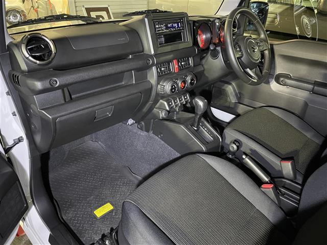 ジムニー XC 切替4WDオートマ ターボ 純正オプションサイドデカール 純正オプションスペアタイヤハーフカバーデカール 純正オプションマッドフラップ クラリオンオーディオ(CD/FM/USB) 純正アルミ クルコン(43枚目)