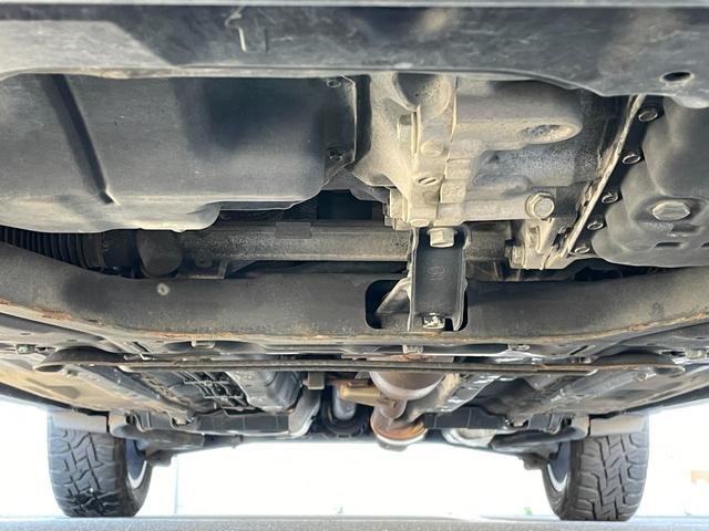 エクストレイル ２０Ｘｉ　切替４ＷＤ　カプロンシート　ＴＯＹＯタイヤ　ナイトロパワーアルミ　純正ナビ　Ｂｌｕｅｔｏｏｔｈ　フルセグＴＶ　全方位カメラ　ＥＴＣ　ドラレコ　コーナーセンサー　クルコン　ブラインドスポットモニター（12枚目）