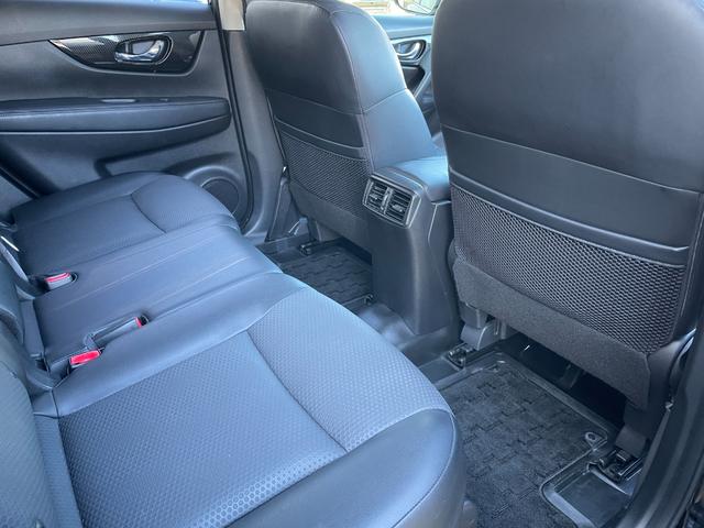 エクストレイル ２０Ｘｉ　切替４ＷＤ　カプロンシート　ＴＯＹＯタイヤ　ナイトロパワーアルミ　純正ナビ　Ｂｌｕｅｔｏｏｔｈ　フルセグＴＶ　全方位カメラ　ＥＴＣ　ドラレコ　コーナーセンサー　クルコン　ブラインドスポットモニター（18枚目）