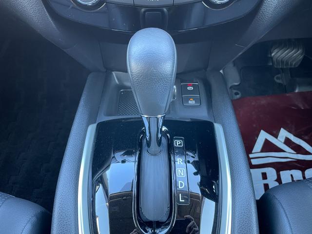 エクストレイル ２０Ｘｉ　切替４ＷＤ　カプロンシート　ＴＯＹＯタイヤ　ナイトロパワーアルミ　純正ナビ　Ｂｌｕｅｔｏｏｔｈ　フルセグＴＶ　全方位カメラ　ＥＴＣ　ドラレコ　コーナーセンサー　クルコン　ブラインドスポットモニター（34枚目）